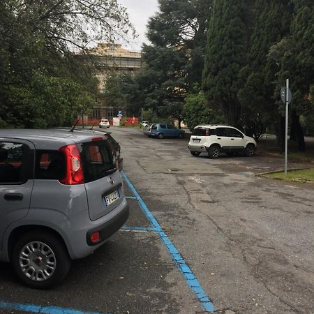 Appartamento In Centro Zona Fiera,Davanti Al Galliera Genoa Luaran gambar