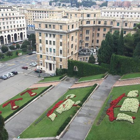 Appartamento In Centro Zona Fiera,Davanti Al Galliera Genoa Luaran gambar