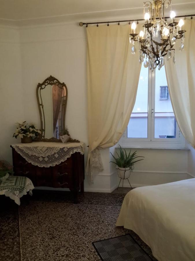 Appartamento In Centro Zona Fiera,Davanti Al Galliera Genoa Luaran gambar