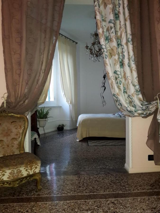 Appartamento In Centro Zona Fiera,Davanti Al Galliera Genoa Luaran gambar