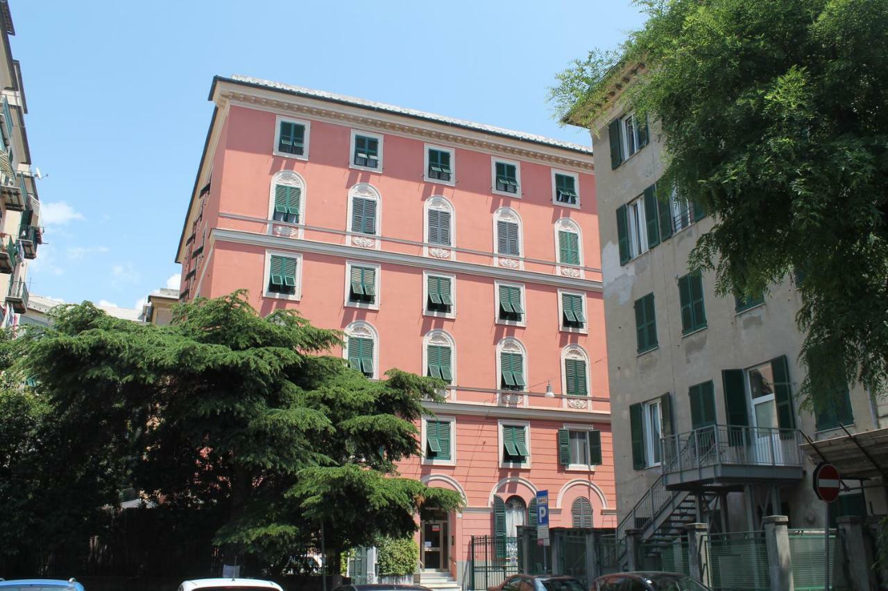 Appartamento In Centro Zona Fiera,Davanti Al Galliera Genoa Luaran gambar