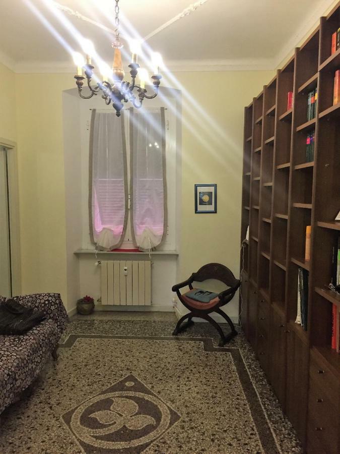Appartamento In Centro Zona Fiera,Davanti Al Galliera Genoa Luaran gambar