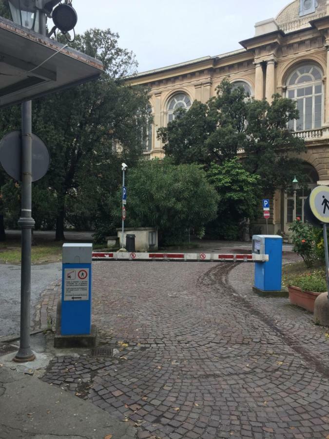 Appartamento In Centro Zona Fiera,Davanti Al Galliera Genoa Luaran gambar