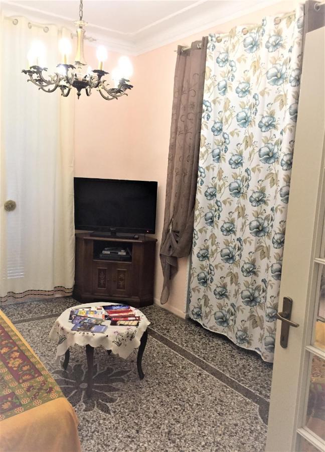 Appartamento In Centro Zona Fiera,Davanti Al Galliera Genoa Luaran gambar